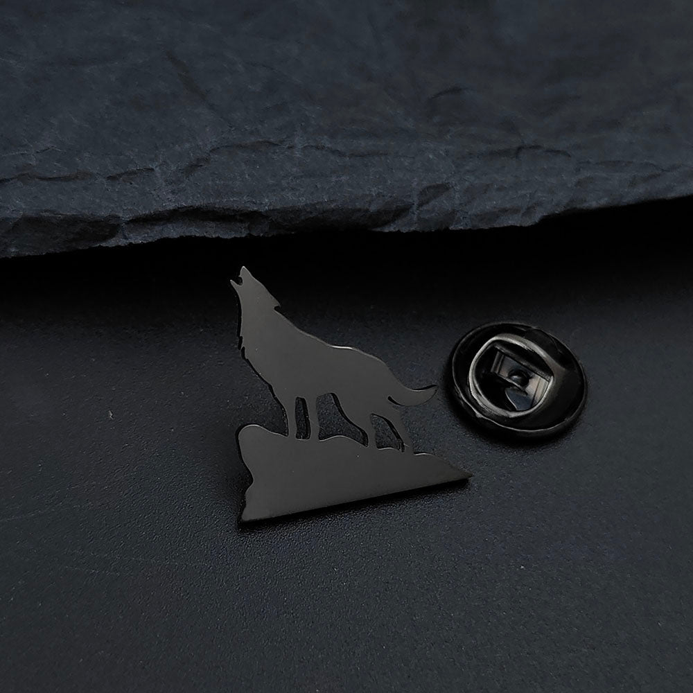 Howling Wolf Brooch Pin