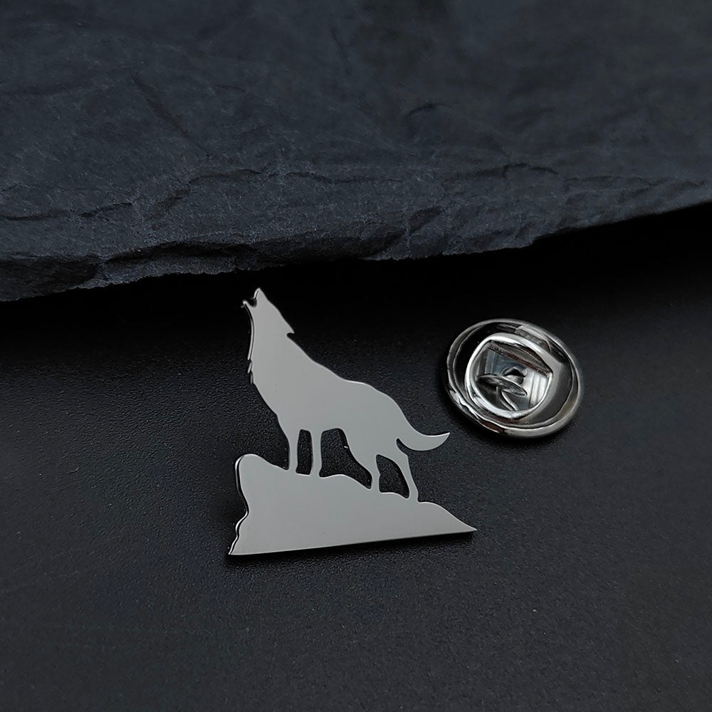 Howling Wolf Brooch Pin